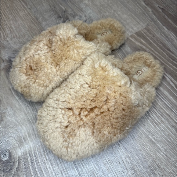 Ugg Maxi Curly Slide Slipper Sand Size 6 Like New! - Picture 3 of 10